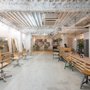 Mikrozement-24.de_Microzement-24.com_F-Wall_Wand_Industrie-look_Friseursalon